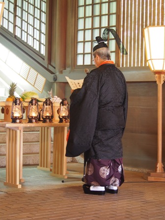 「日本書紀を奏唱する杉本憲央さん」2012.7.5　近江神宮燃水祭